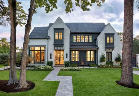 Why Sydney Homeowners Are Choosing Custom Builders Over Standard Designs